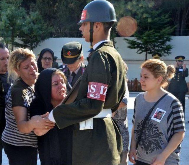 Cinnet Getiren Asker Dehşet Saçtı: 3 Asker Şehit, 3 Asker Yaralı (2)