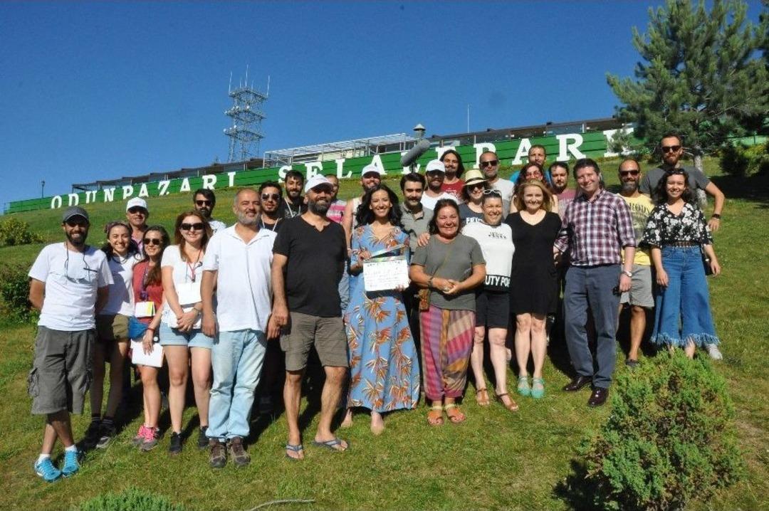 Cenaze İşleri Filminin &Ccedil;ekimleri Devam Ediyor