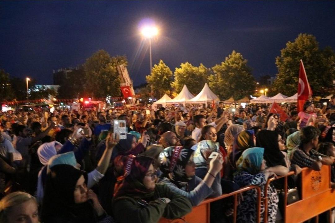 Sakarya&rsquo;da &lsquo;demokrasi N&ouml;beti&rsquo; Geniş Katılımla Başladı