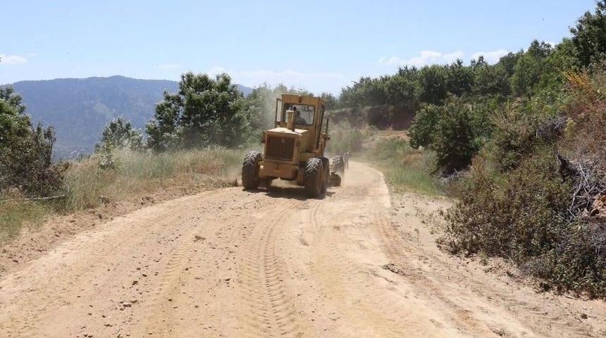 Büyükşehir Yol Ekipleri Çalışmalarını Kuyucak’ta Sürdürüyor