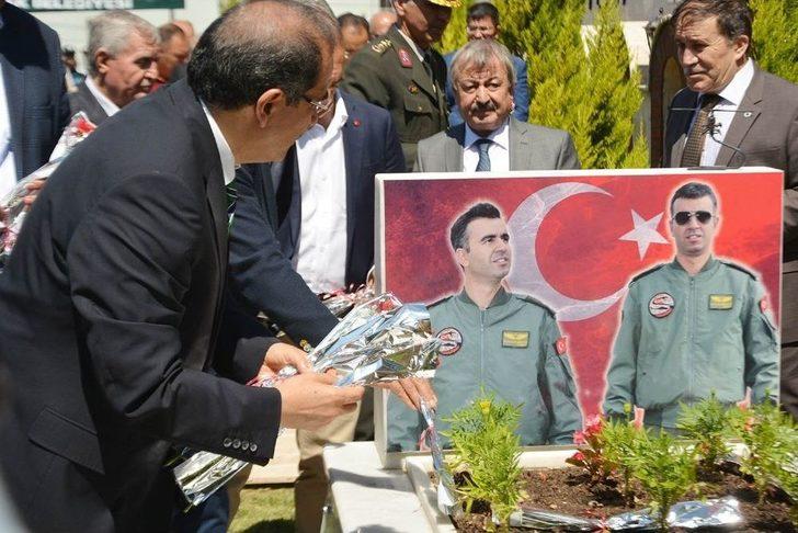 Vali Demir; "etten Kemikten Olan İnsanlar Tanklara, Tüfeklere, Uçaklara Meydan Okudular" G3