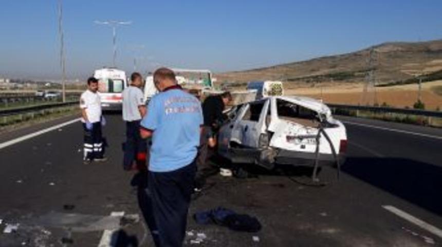 Başkent&rsquo;te Kontrolden &Ccedil;ıkan Otomobil Takla Attı: 1 Yaralı