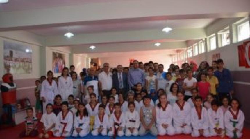 Milletvekili Gizligider Yaz Spor Okullarını Ziyaret Etti