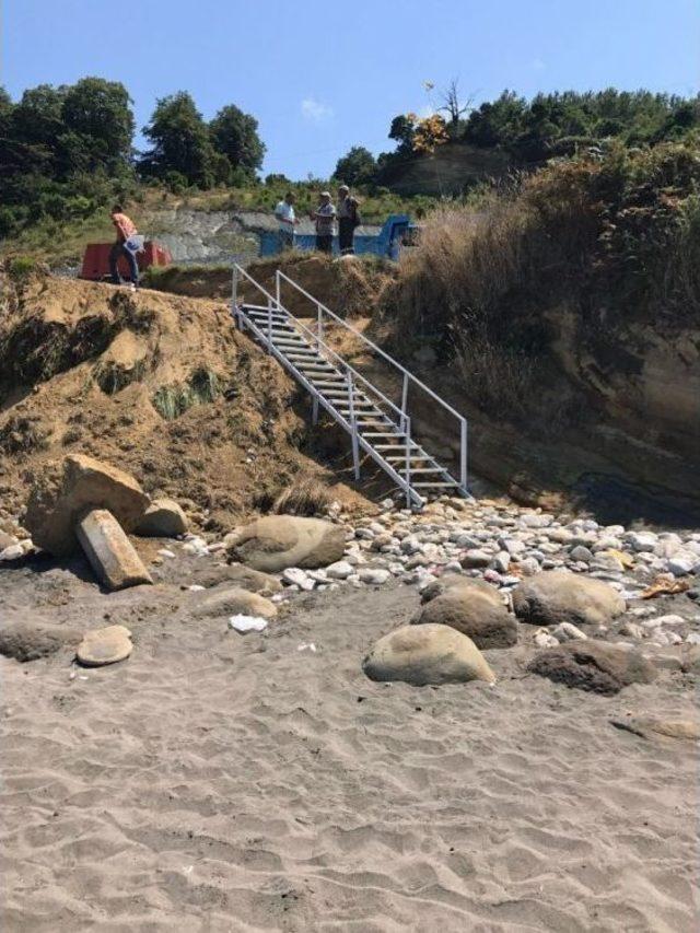 Plajlara Kolay Erişim İçin Merdivenler Yapıldı