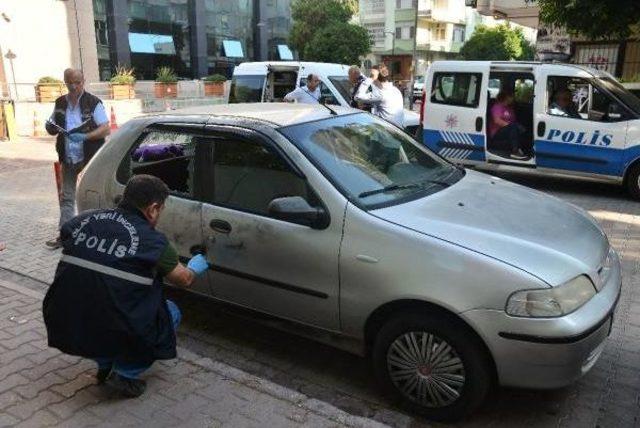 Otomobilin Camını Kırıp 700 Lira Çaldılar