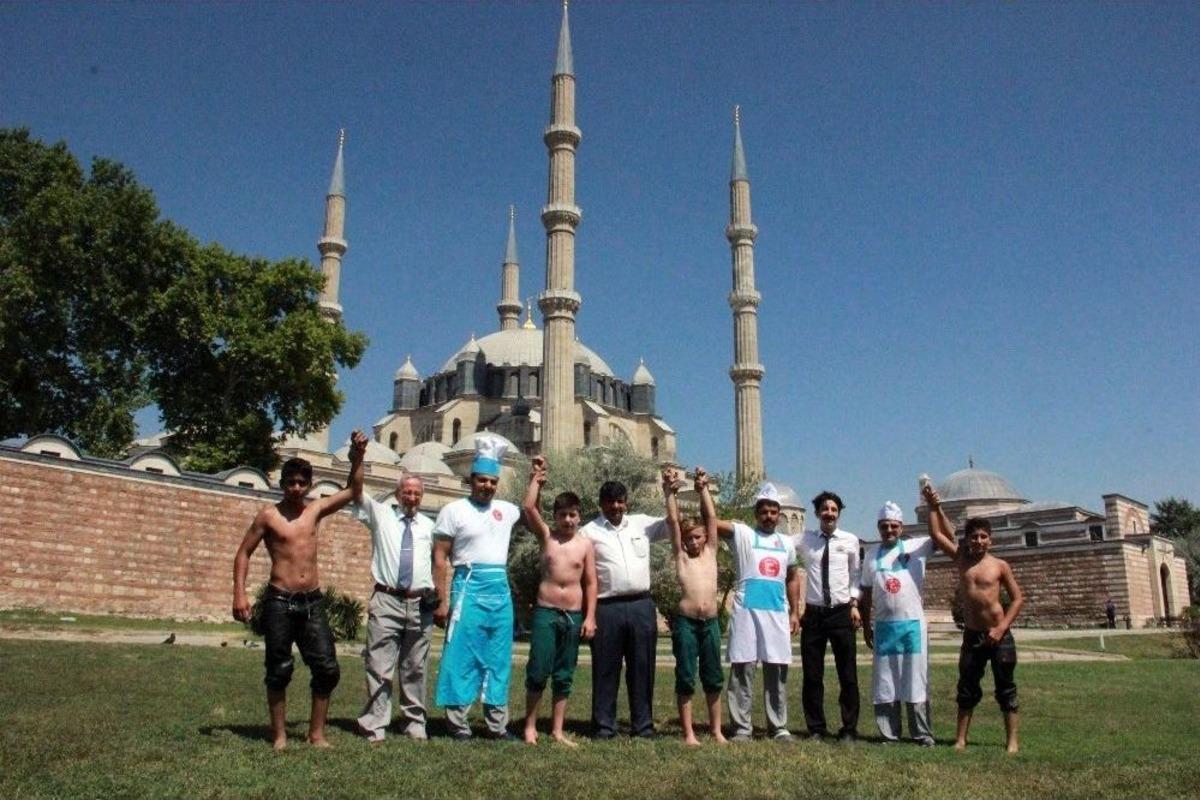 (&ouml;zel Haber) Kırkpınar&rsquo;ın Minik Pehlivanlarına Esnaftan B&uuml;y&uuml;k Destek