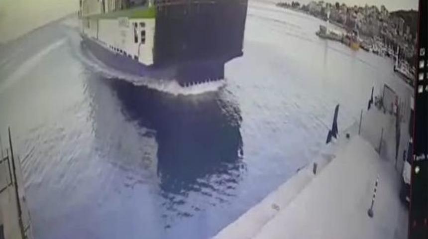 '&ccedil;anakkale' Feribotu, Marmara Adası'nda Iskeleye &Ccedil;arptı (2)