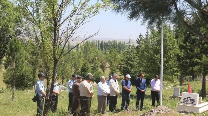 İn&ouml;n&uuml;&rsquo;de Şehitlikler Ziyaret Edildi