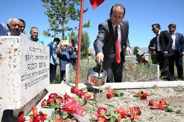 Vali Pehlivan, Şehit Recep Eşiyok’un Ailesini Ziyaret Etti 2