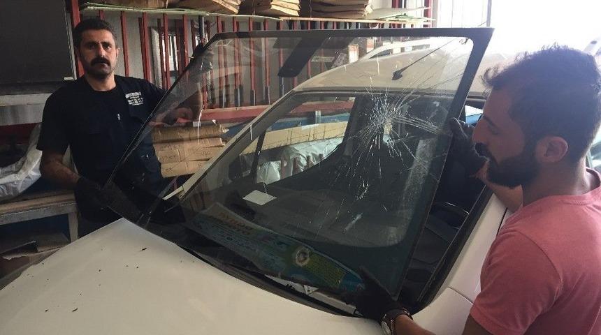 Araba Camının Hasar Görmesi Durumunda Yapılacaklar