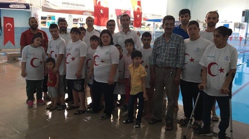 Engelli Sporcuların Y&uuml;zmeye İlgisi Artıyor