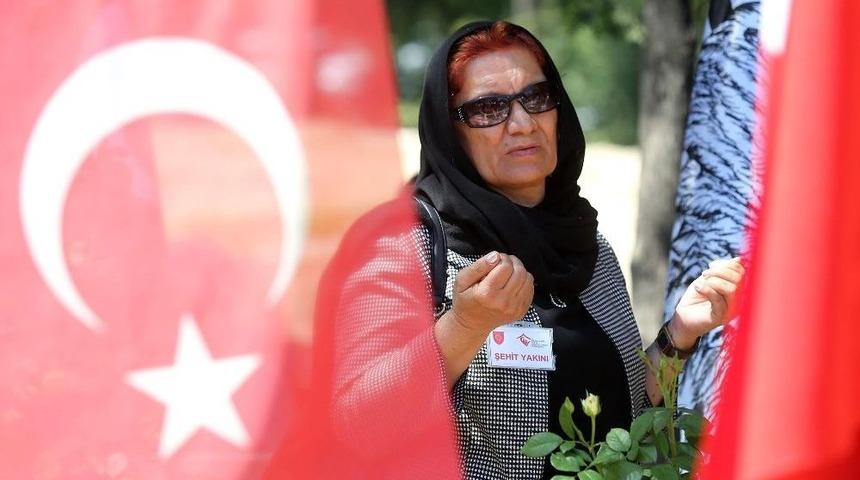 Başkan Yaşar, 15 Temmuz Şehitlerini Andı