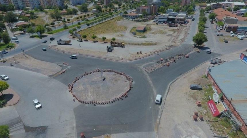 Osman Kavuncu Mahallesinde Kavşak D&uuml;zenlemesi