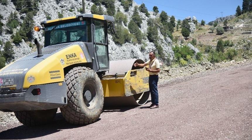 Alanya Belediyesi&rsquo;nden Yayla Yollarına Asfalt