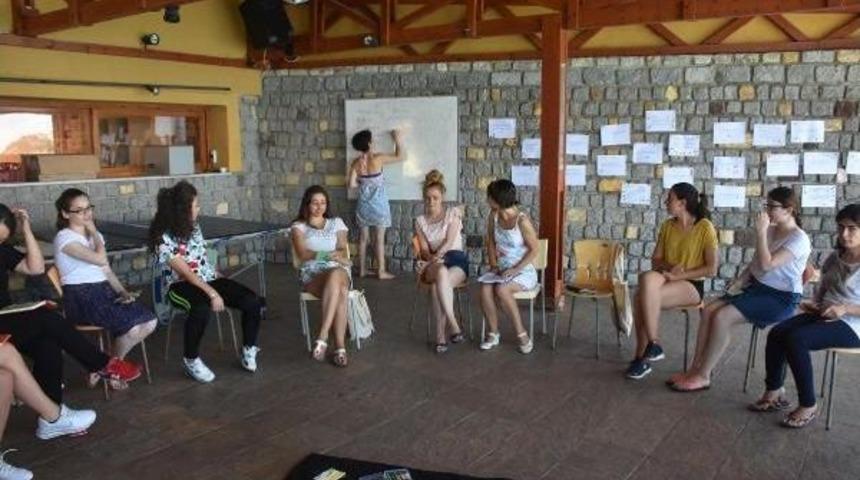 Aydın Doğan Vakfı, Başarılı &Uuml;niversiteli Kızları Yaz Kampında Buluşturdu