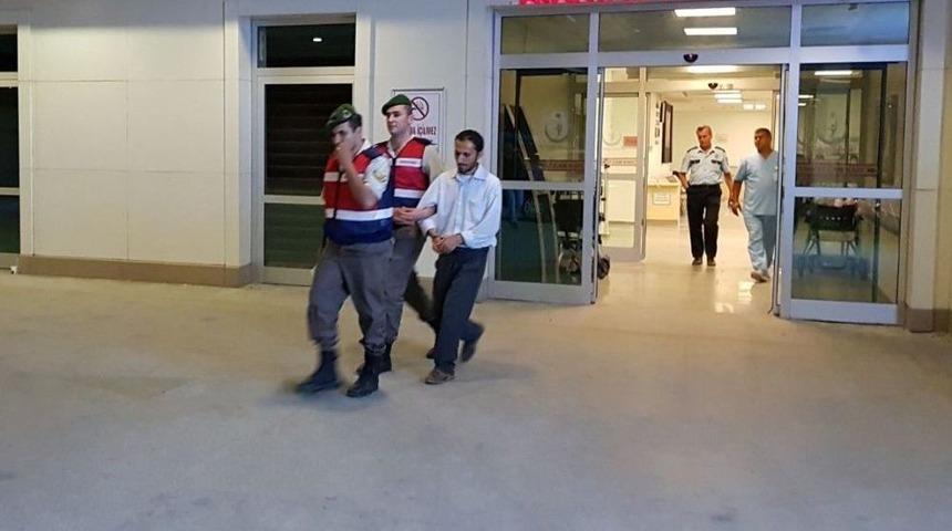 Yolcu, Otob&uuml;steki T&uuml;rk Bayrağını İndirmeye Kalktı