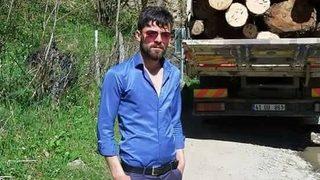 Taşıdığı Tomrukların Altında Kalarak Can Verdi