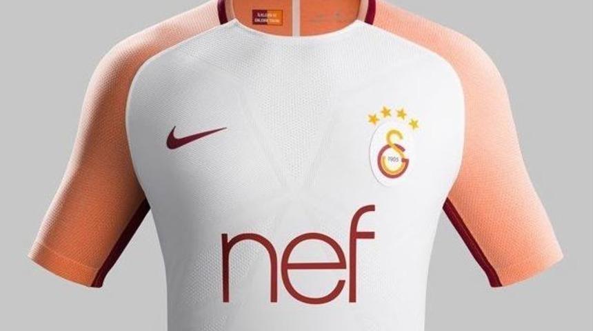 Galatasaray, Deplasman Formasını Tanıttı