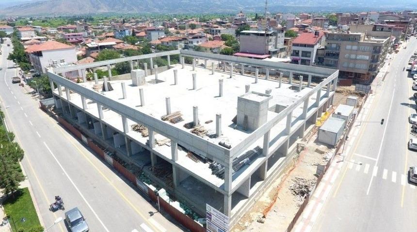 Sarıg&ouml;l&rsquo;deki Kapalı Otopark Ve Pazaryeri Projesi Hızla Y&uuml;kseliyor