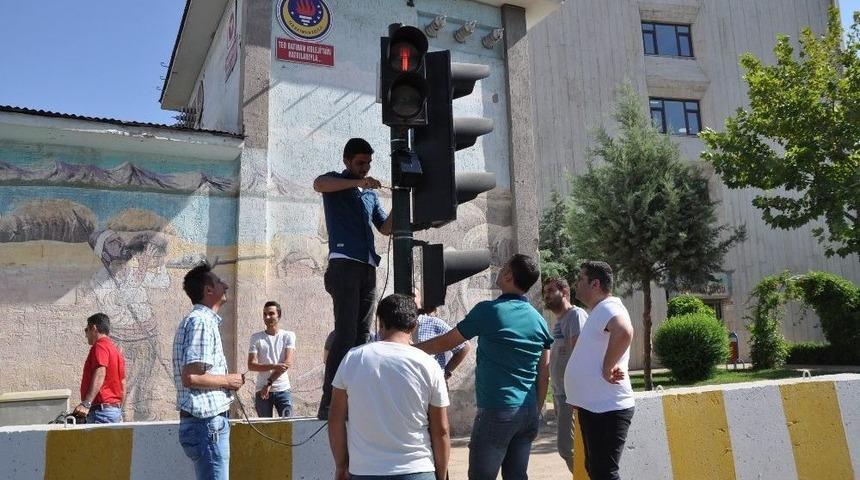 Batman&rsquo;da G&ouml;rme Engelli Yayalar İ&ccedil;in Sesli Uyarı Sistemi