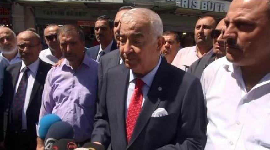 İstiklal Caddesi'nde Mağazalara "15 Temmuz" Posteri