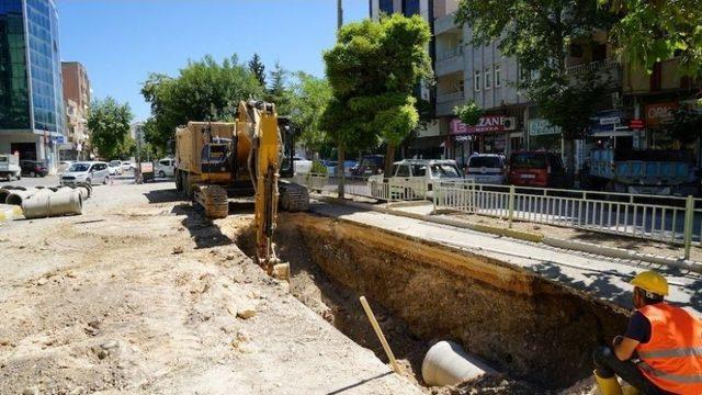 Sakarya Caddesinde Alt Yapı Çalışmaları Başladı