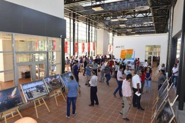 Adana'da 15 Temmuz Fotoğraf Sergisi Açıldı