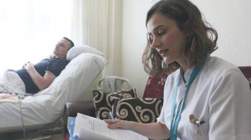 Ge&ccedil;irdiği Kaza Sonrası Fel&ccedil; Olan Nazmi &Ccedil;etik 5 Yıldır Evde Tedavi G&ouml;r&uuml;yor