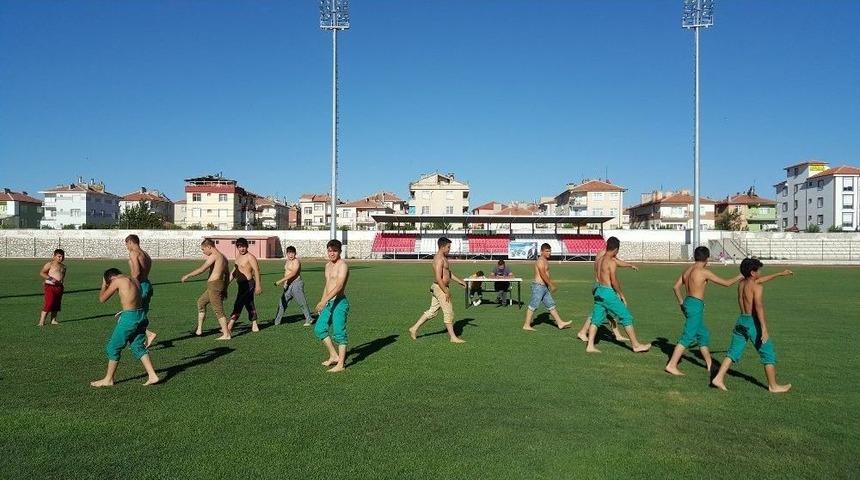 Karaman&rsquo;da 15 Temmuz Şehitleri Anısına G&uuml;reş M&uuml;sabakası Yapıldı