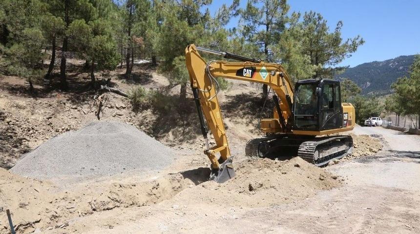 B&uuml;y&uuml;kşehir Belediyesi Pozantı Fındıklı Yaylası&rsquo;nın İ&ccedil;me Suyu Şebeke Hatlarını Yeniliyor