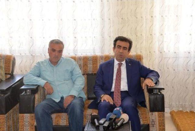 Vali Güzeloğlu, 15 Temmuz Şehitlerinin Ailesini Ziyaret Etti 2