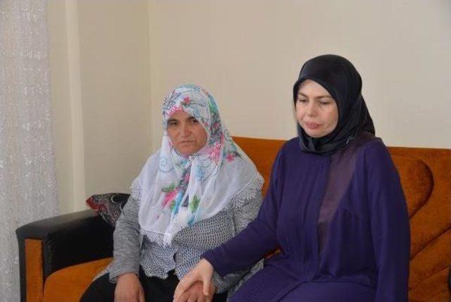 Vali Güzeloğlu, 15 Temmuz Şehitlerinin Ailesini Ziyaret Etti 3