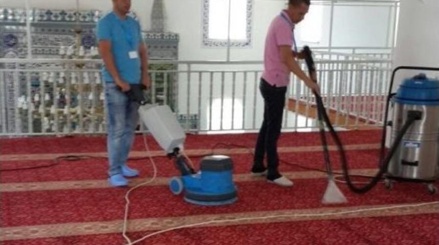 İzmit&rsquo;te 67 Bin Metrekare Halı Temizliği