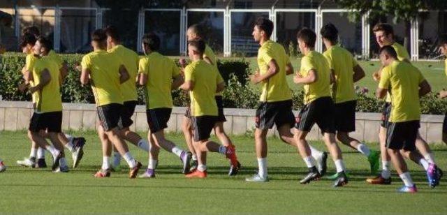 Kayserispor U21 Takımı A Takım Tesislerinde Çalışıyor