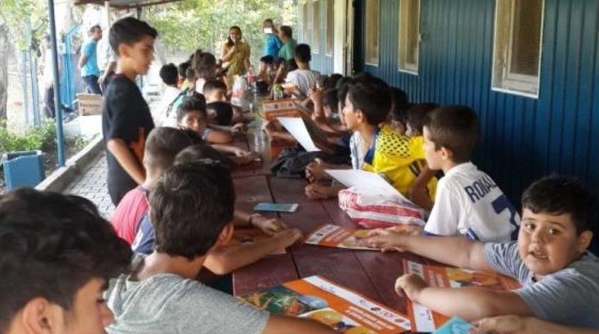 Sporcu &Ccedil;ocuklara, &Ccedil;ocuk Hakları Eğitimi Verildi