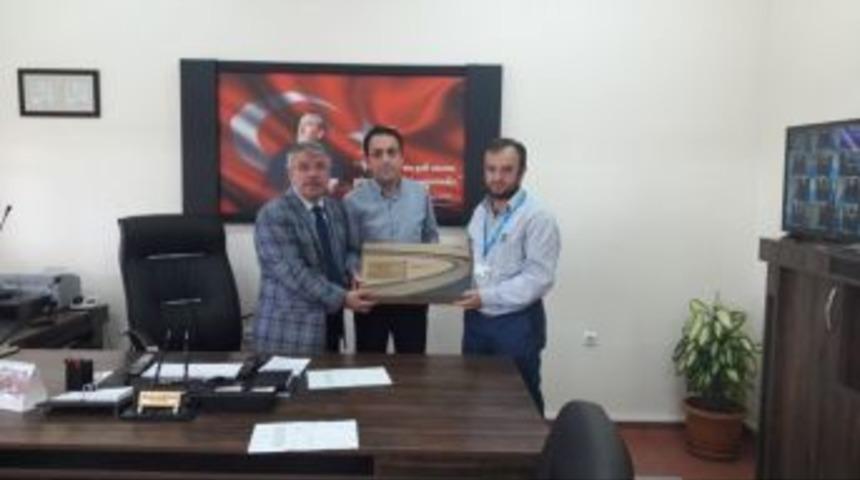 Okullara Yardım Yağdı