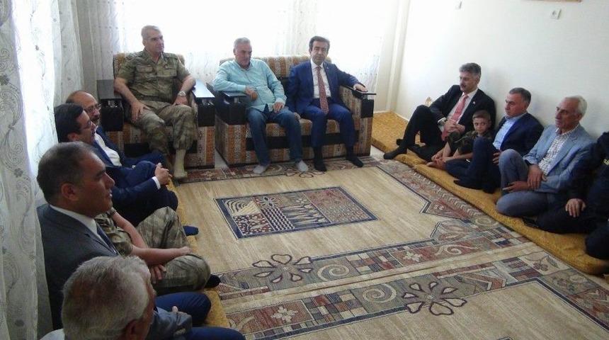 Vali G&uuml;zeloğlu&rsquo;dan 15 Temmuz Şehitlerinin Ailelerine Ziyaret