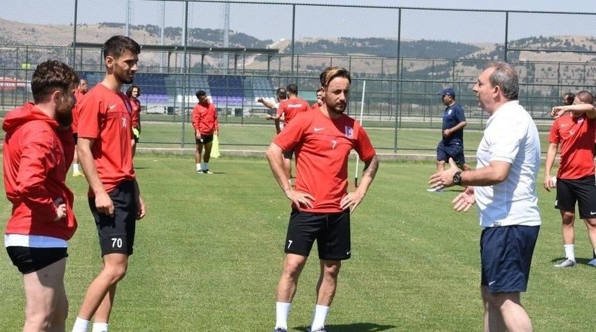 Balıkesirspor’un Afyon Kampı Başladı