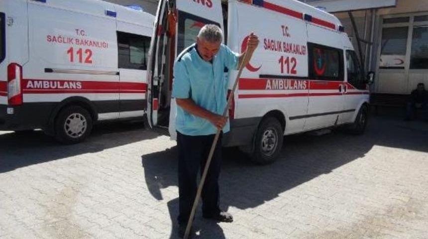 Tartıştığı Komşu 2 Kadını Bı&ccedil;akladı