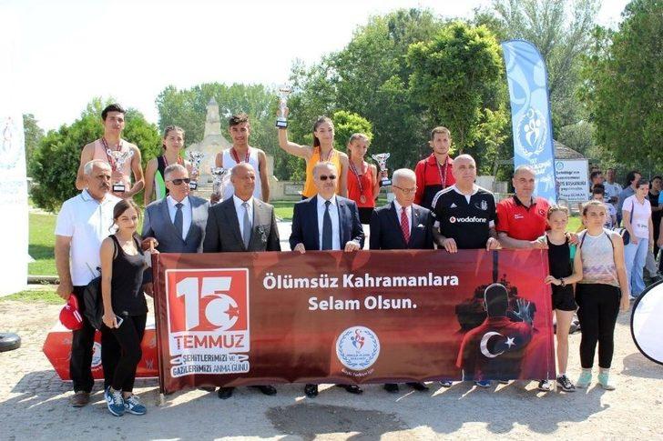 15 Temmuz Şehitleri’ni Anma Atletizm Halk Koşusu Koşuldu G5