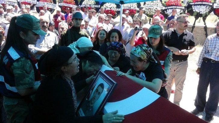 Şehit Er Çınar Taş Memleketi Afşin’de Toprağa Verildi G3