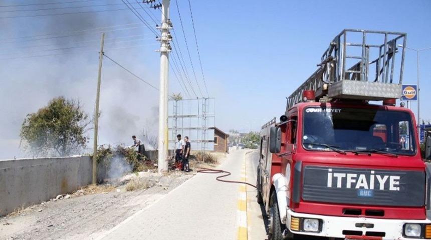 Antalya’da Ot Çalı Yangını Korkuttu