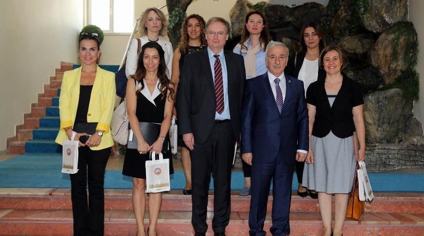 Ab T&uuml;rkiye Delegasyon Başkanı Ve B&uuml;y&uuml;kel&ccedil;i Christian Bergervali Kam&ccedil;ı&rsquo;yı Ziyaret Etti