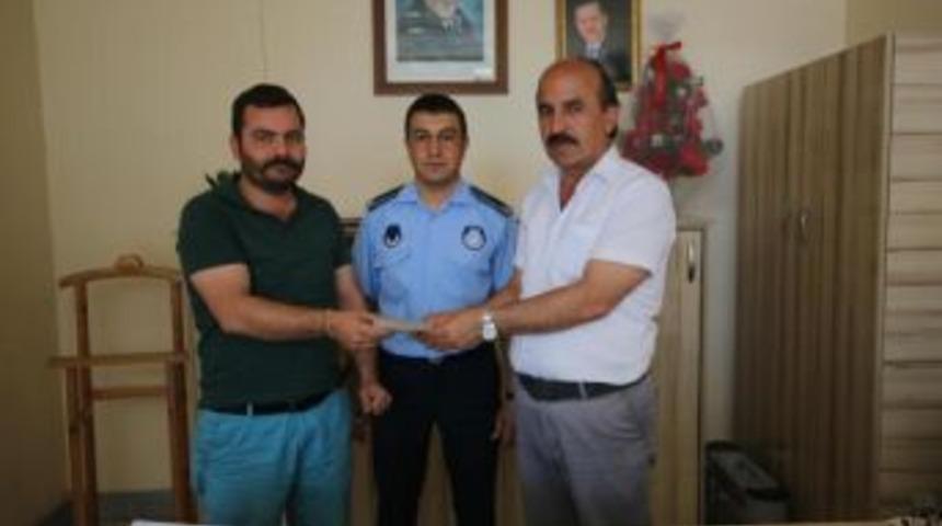 Kaybettiği Para Dolu C&uuml;zdanına Kavuştu