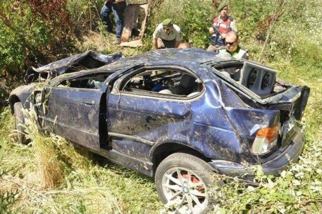 Tarlaya Uçan Otomobilin Sürücüsü Ağır Yaralandı