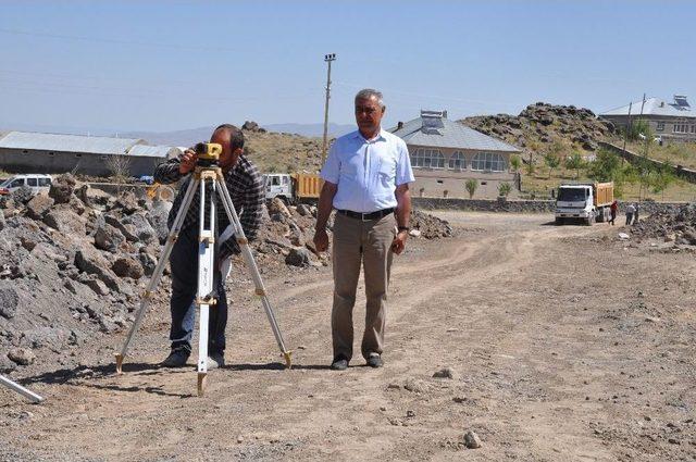 Elmakaya Beldesinde Hummalı Çalışma