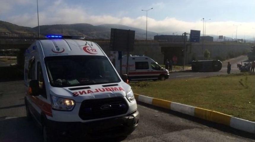 Ambulansla Kamyonet &Ccedil;arpıştı: 1 Yaralı