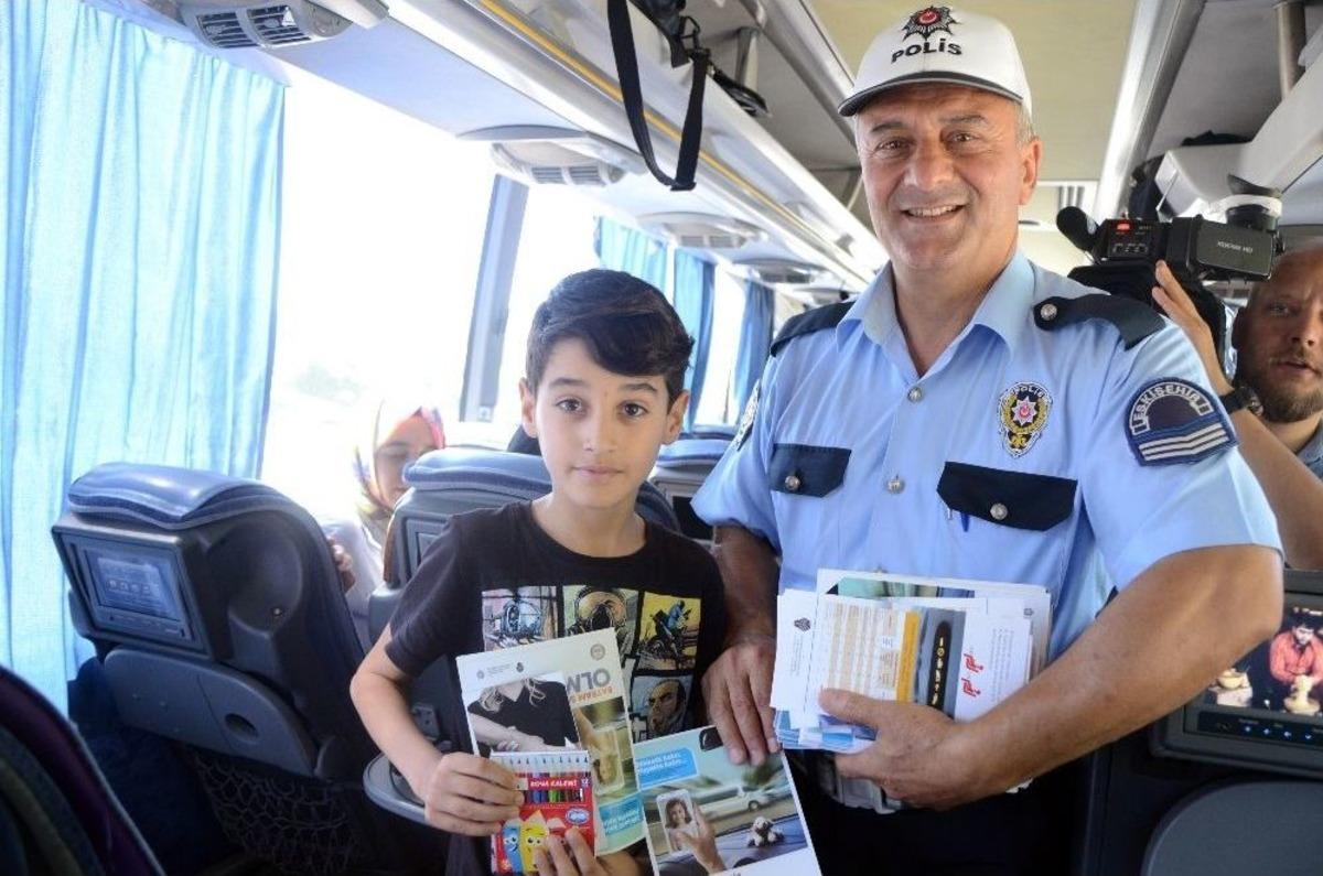 Uzun Yol Otob&uuml;slerinde Emniyet Kemeri Bilgilendirmesi Yapıldı