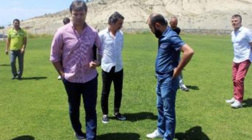 Sağlam, Zemini Beğenmedi