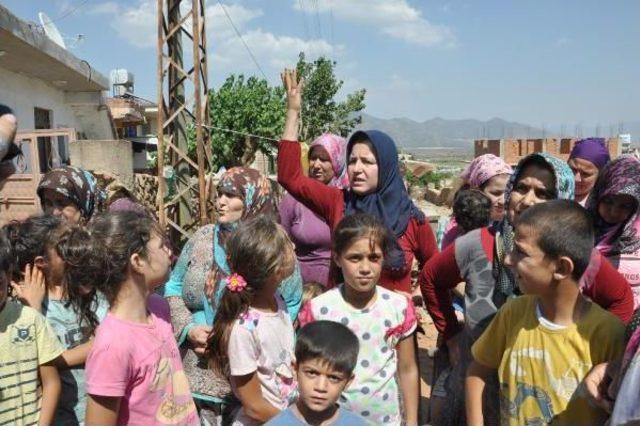 Kadınlar, Yapılmasını Istedikleri Yolu Kapatıp Eylem Yaptı